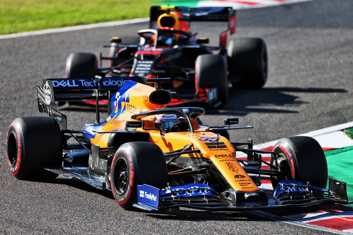 Sainz segura Albon em Suzuka: espanhol encarou rivais da Red Bull e da Ferrari em Suzuka